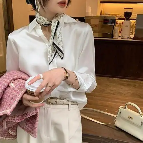 丝巾搭配|跟着明星学丝巾穿搭,不仅提升时尚质感,还时髦和洋气