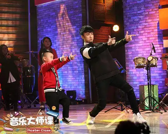 音乐大师课第二季>开播 古巨基助阵教萌娃