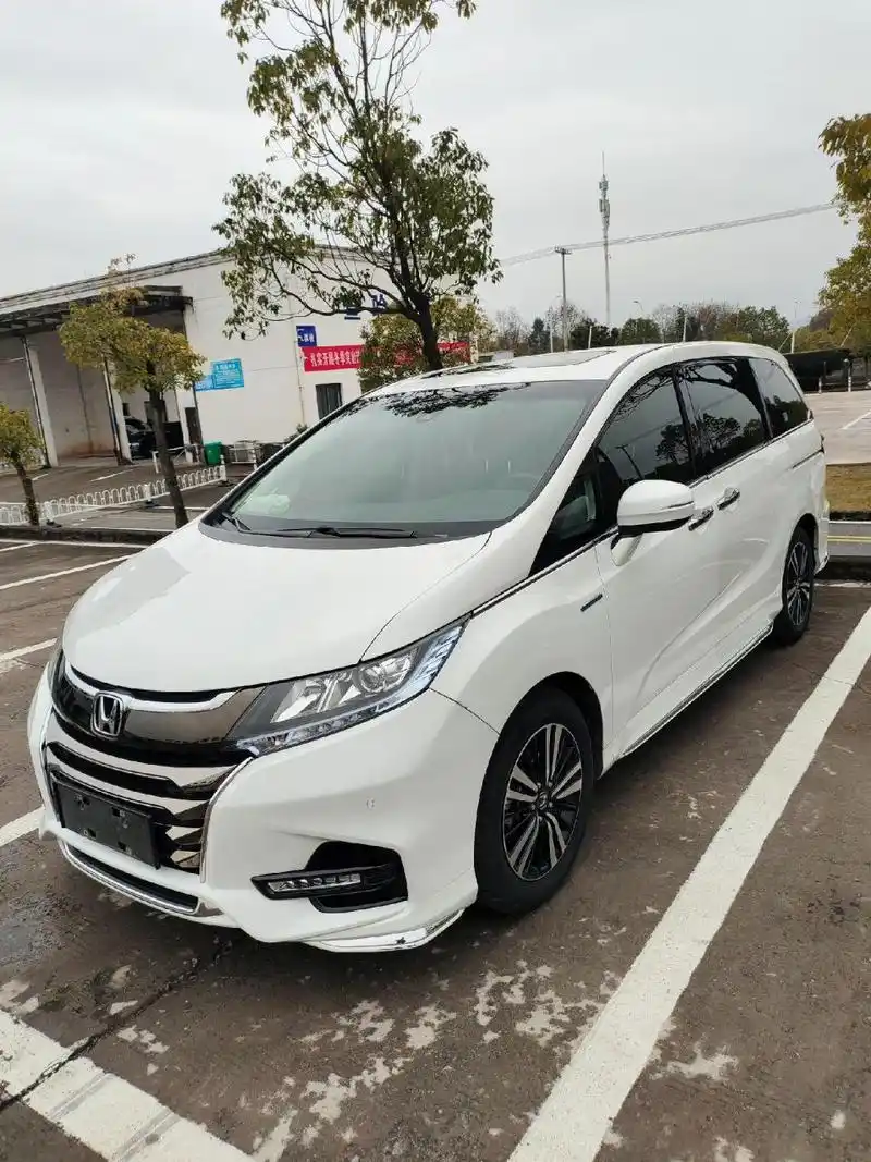 2021年本田奥德赛,指导价27.88那款,2.0油电混动,10.2万公里,￥16万多