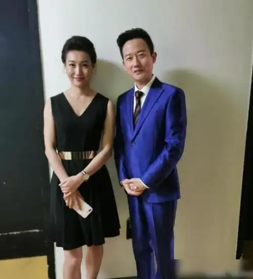 央视主持人李梓萌44岁曝光择偶要求网友热议这要求也太低了