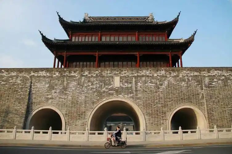 现在的平门齐门齐门,曾是苏州的东北门,门名与齐国有关.