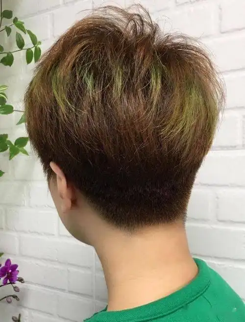 2020今年流行"剃后头"_短发