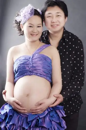 央视女孙晓梅近照,与小两岁丈夫幸福美满,年过50依旧优雅