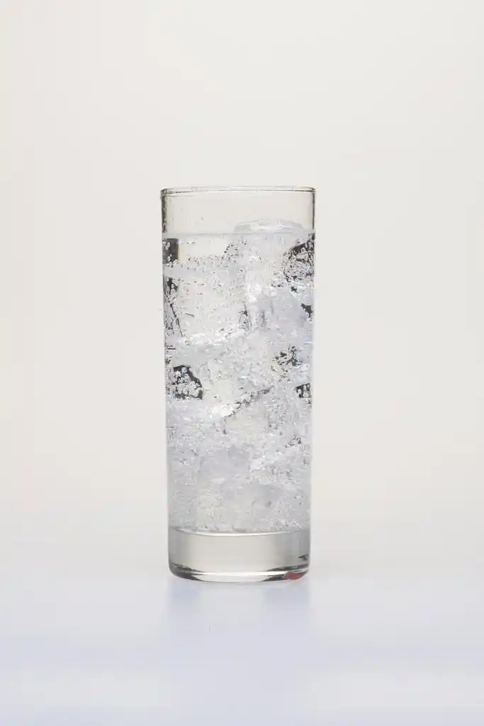 一杯冰水,一杯冰水