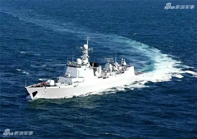 终于也有052d了!解放军东海舰队战舰航行靓照