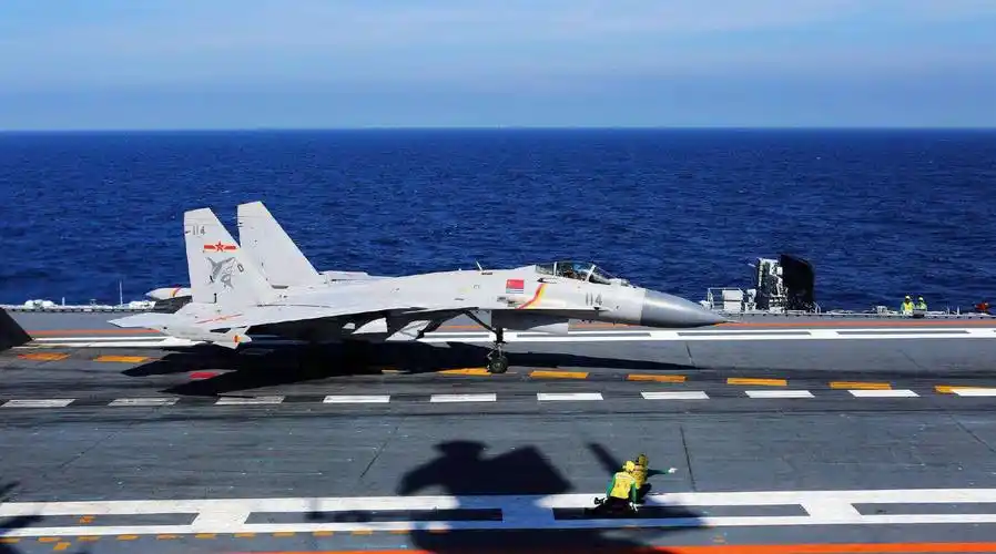 歼15对于中国航母舰载机部队的发展居功至伟,其实际战斗力也在全球