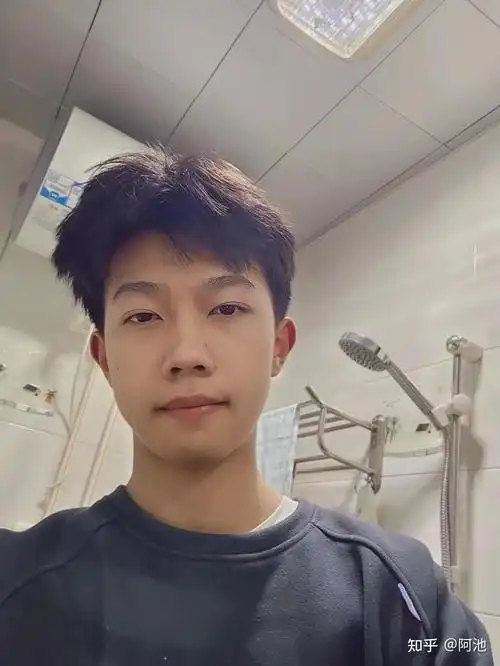 网恋男友爆的照看一下是不是网图?