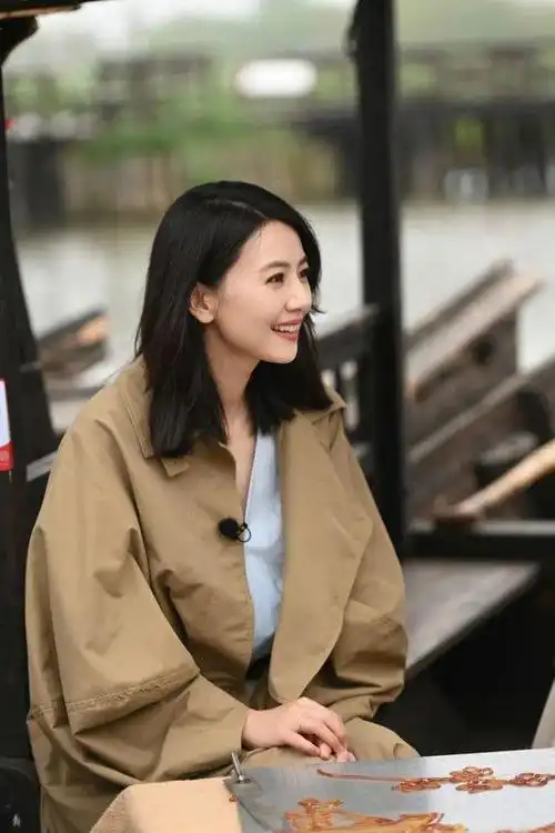 这么多年,高圆圆的穿搭还这么"能打"!-愁眉不展网