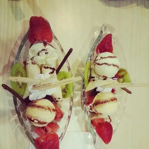 甜品 香蕉船 陈子茗做的香蕉船 ,其它水果,25 做过          11 赞 0