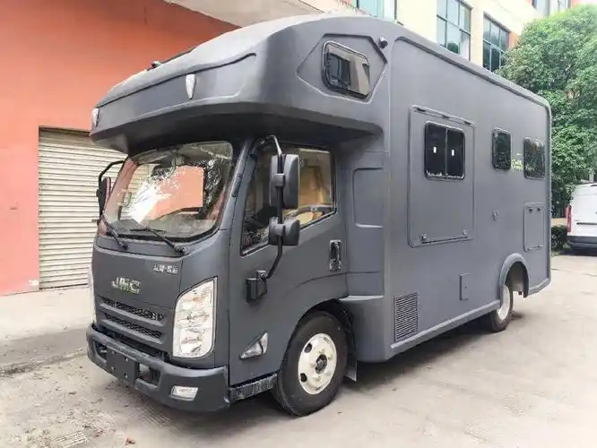 随风jmc江铃c型自动旅居车 侧开舱设计 雅致温馨旅居空间