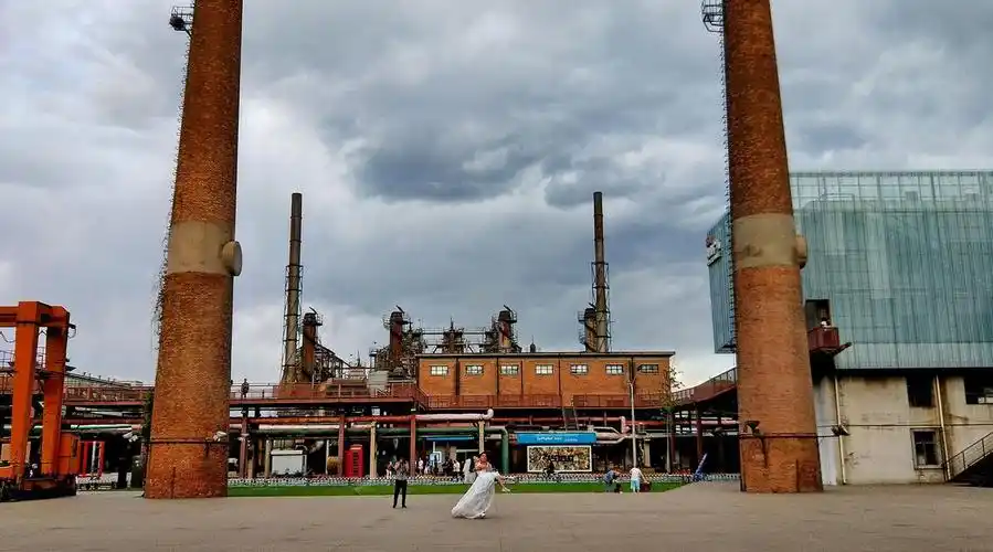 北京798艺术区,充满艺术文化的创意广场-搜狐大视野-搜狐新闻