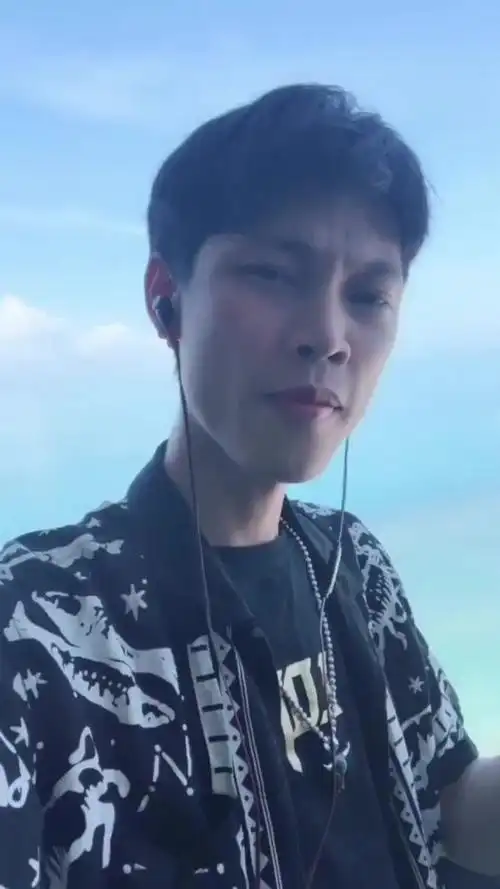 广东雨神卢大雨感觉你们会爱上粤语老歌