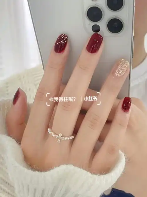 红色美甲图片2020新款式