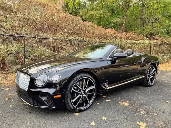 优雅的黑色敞篷gt宾利欧陆gtconvertible