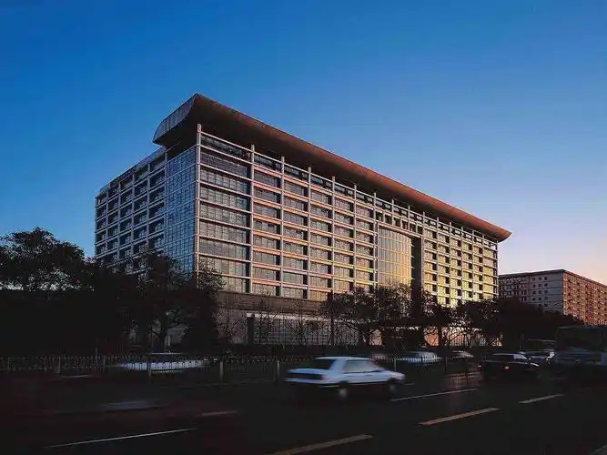 近年来,社会金融风险向商业银行领域蔓延的趋势日益明显,针对