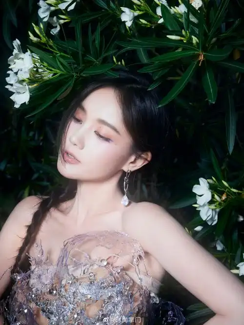 李一桐把水花穿在身上##李一桐美得很稳定