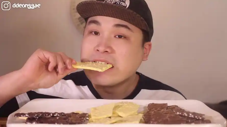 韩国吃播大胃王donkey清脆清脆的巧克力真实声音放送