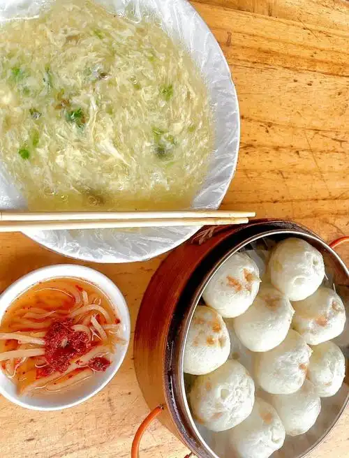 邹城早餐打卡地:南方小笼包,鲜美蛋花汤