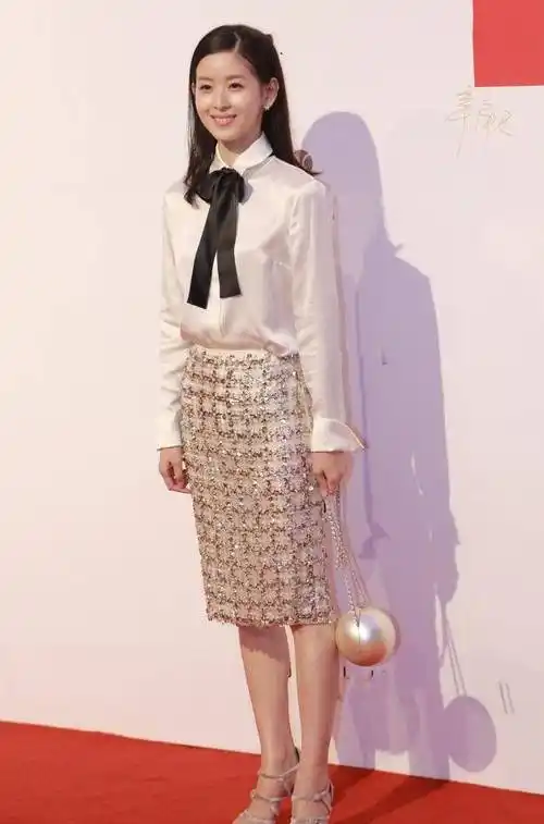 原创章泽天大学素颜照被疯传满脸雀斑还单眼皮与现在简直判若两人