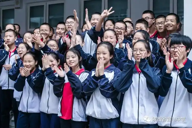 组图彰自主打造别样九月念师情诠释另类感恩宜川中学2018年教师节活动