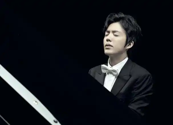 李云迪:嫖娼被捕的劣迹艺人,如今在海外大红大紫|莫扎特|钢琴家|弦