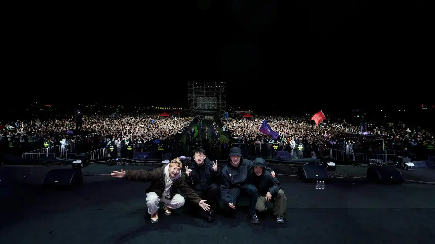 太原首演#大美西山稻田音乐节# 天气虽冷但更能感受到大家的热情 期待