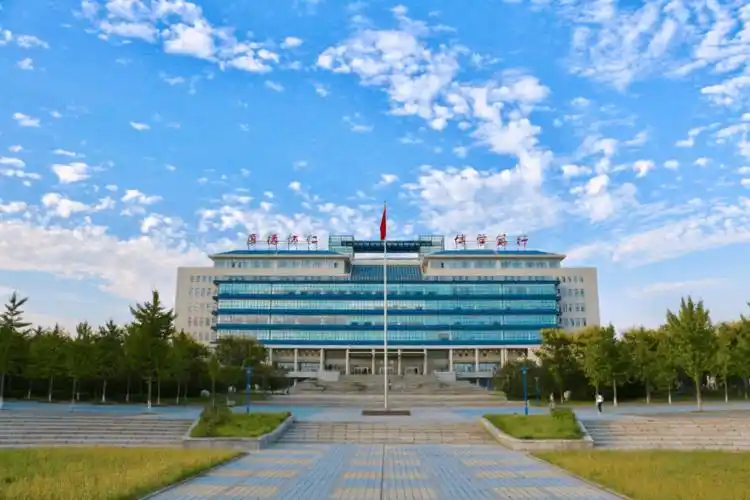 招生季|选择山中医的n 1个理由……_山东