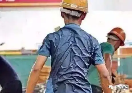 高温下的临颍他们为生活流汗奋斗