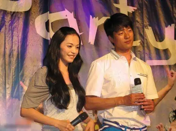 凌潇肃新妻与前妻姚晨,根本不是一个档次,网友:丢了个好老婆!