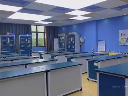 歙县育鸿学校春季各年级招收少量学生,有意向的朋友可以与我联系.