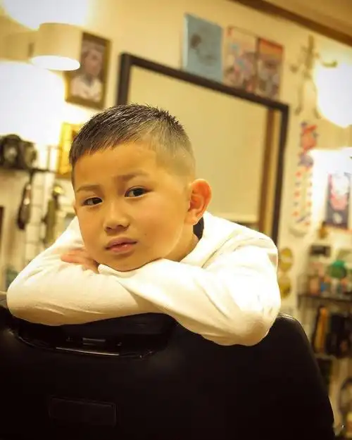 小男孩发型大搜罗,又帅又精神,喜欢请收藏_头发