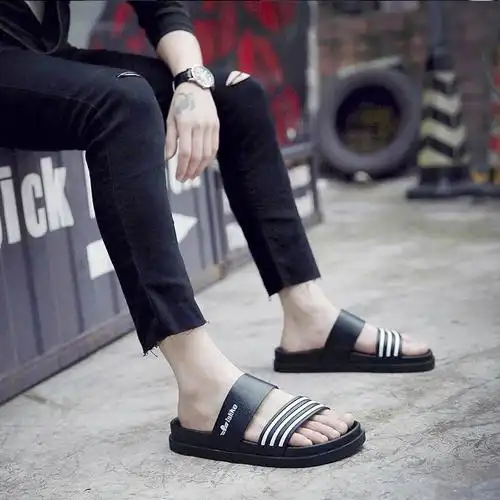 其实男生凉鞋配白袜并没有辣眼睛