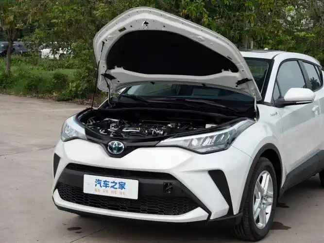 广汽丰田 丰田c-hr 2023款 2.0l智能电混双擎 领先版