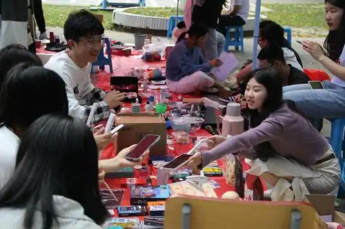 "体验地摊经济,大众创新,万众创业"——环生学院举办地摊经济活动