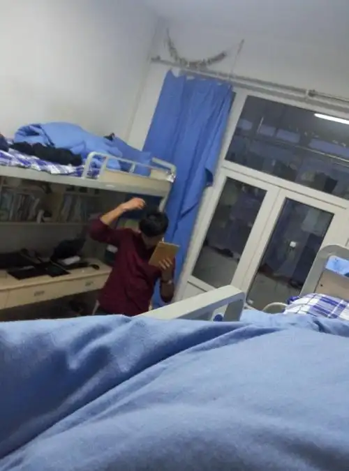 在大学里大多数男生的宿舍生活内幕是怎样的