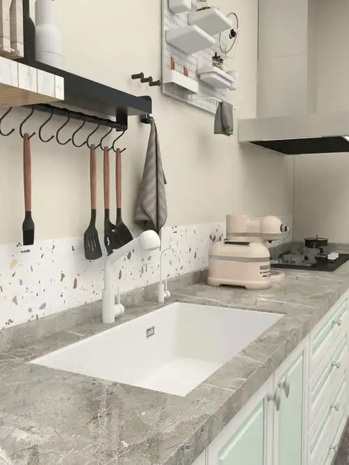 因为它真的太仙啦这个厨房是开放式的,有一扇面向江面的采光窗室内