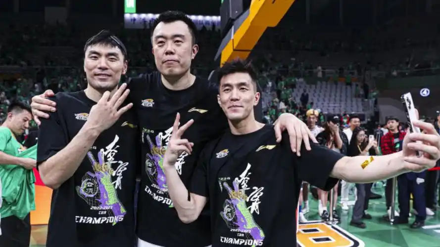 李晓旭帮助辽宁男篮夺得第三座总冠军奖杯后,会选择退役吗?