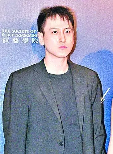 汤珈铖否认与张雨绮拍拖 徐子淇惹来大肚疑云