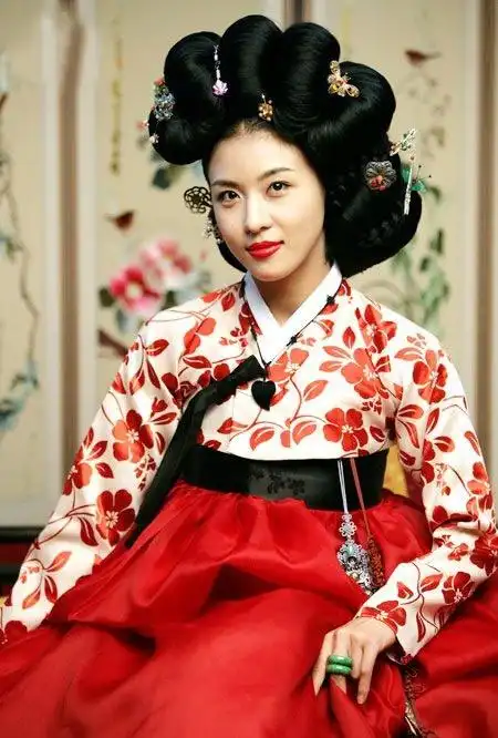 组图:韩国女星绝美古装造型 比比谁更美?