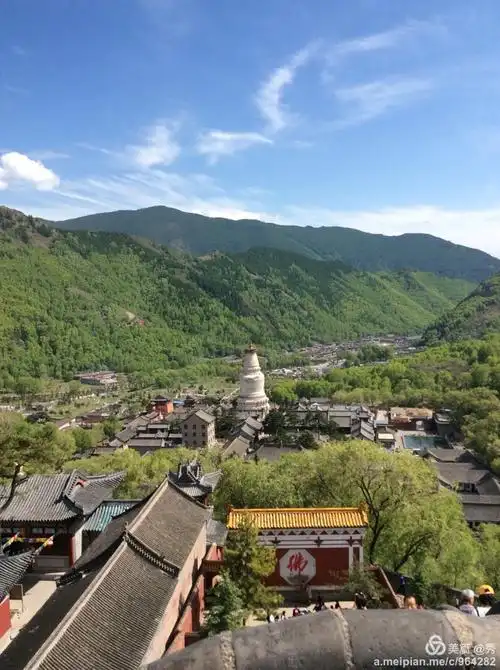 在菩萨顶拍摄的五台山全景