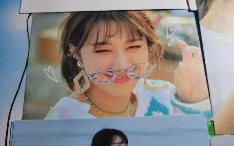 郑恩地新专辑away拆箱,虽然两张但是开出了满满的好运,up主也算欧皇