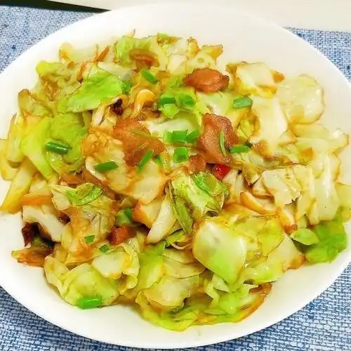 五花肉爆炒包菜,咸鲜下饭,做法超级简单易学