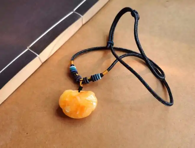 适合搭配蜜蜡~古法金吊坠~一人手作~十几年手工编绳技艺~欢迎大家光临