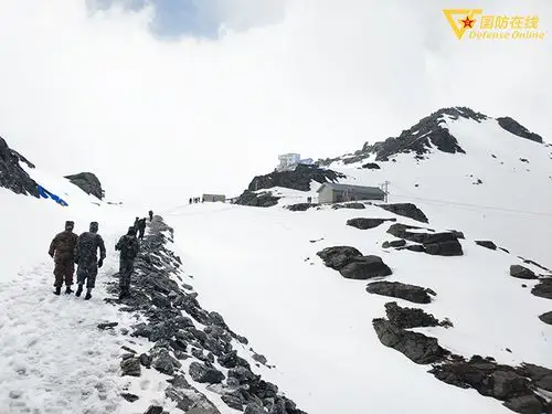 在"云中哨所"卓拉 追寻边关的色彩(2)