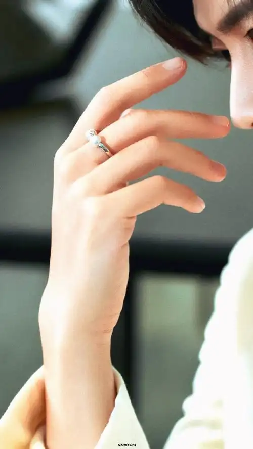 任嘉伦对手控很友好.