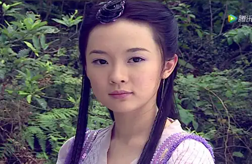 紫儿:我穿吊带流苏裙