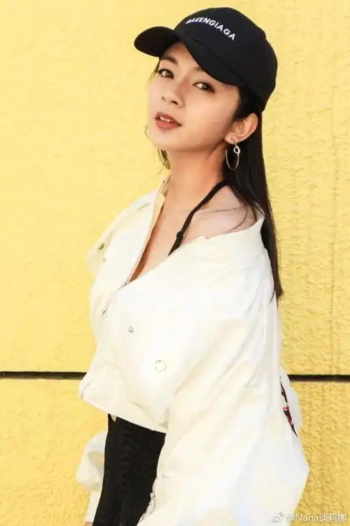 参加快女出道,合作张翰走红,嫁低调富豪,新戏搭档郑恺郭碧婷