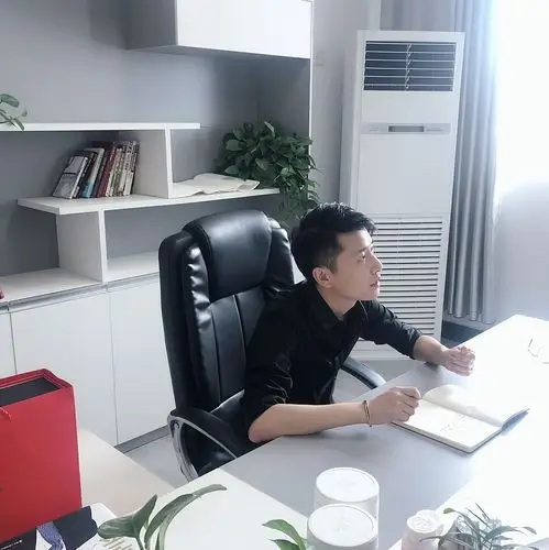 时尚先生胡义专访:护肤首先要了解自己