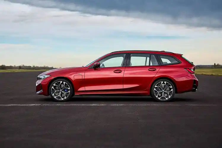 7月全球上市/内饰升级 新款宝马3系官图发布