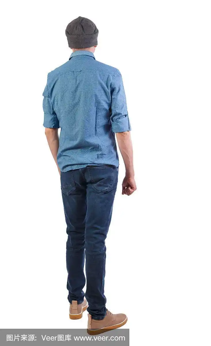 穿深色牛仔裤的男人的背影.站在年轻人.后视图人收集.人的背面视图.